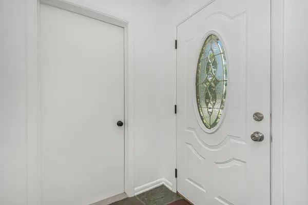 870 3 Mile NE Road, Grand Rapids, MI 49505