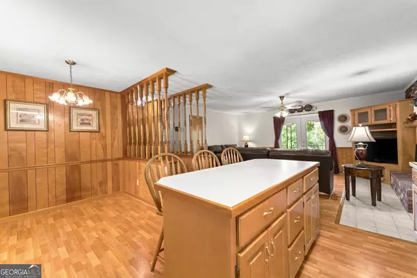 8140 Bennett LN, Gainesville, GA 30506