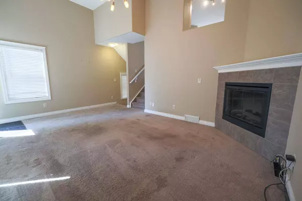 49 Dover Mews SE, Calgary, AB T2B 0P6