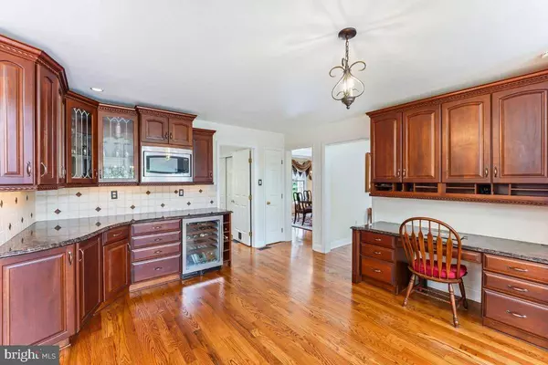 811 PEBBLEWOOD RD, West Chester, PA 19380