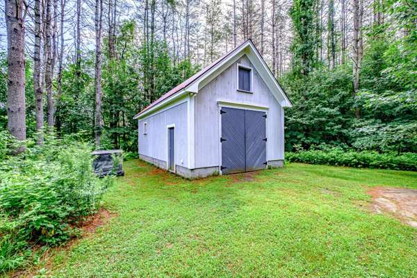 38 Androscoggin RD, Bethel, ME 04217