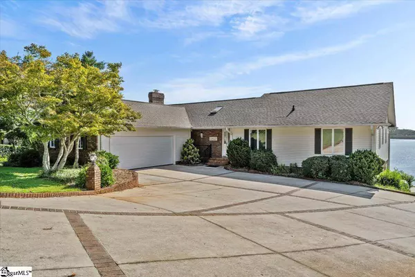 1710 Keowee Lakeshore Drive, Seneca, SC 29672