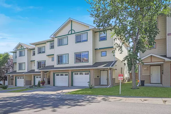49 Dover Mews SE, Calgary, AB T2B 0P6