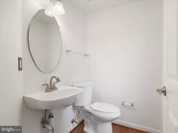 3675 MADISON VIEW LN, Falls Church, VA 22041