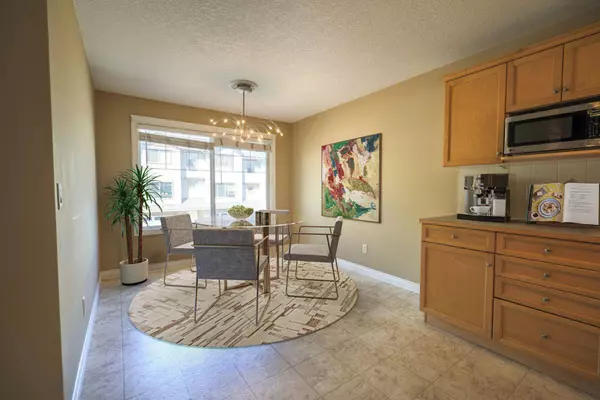 49 Dover Mews SE, Calgary, AB T2B 0P6