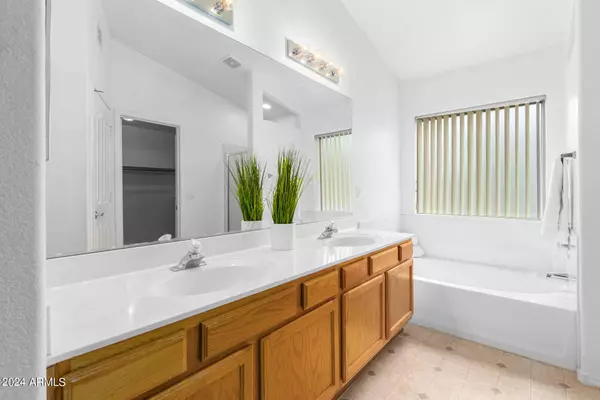 8451 W Rue De Lamour --, Peoria, AZ 85381