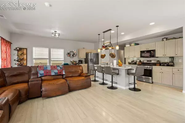 4423 Gneiss LOOP, Colorado Springs, CO 80938