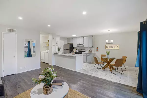 6813 Panamint Row #2, San Diego, CA 92139