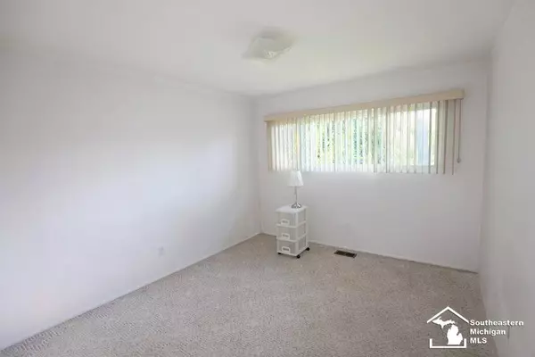 16550 Windermere Circle, Southgate, MI 48195