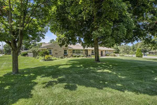 870 3 Mile NE Road, Grand Rapids, MI 49505