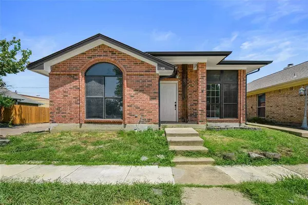 705 Greenridge Drive, Arlington, TX 76017