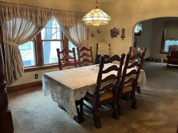 4 Highland ST, Calumet City, IL 60409