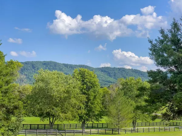 8121 Mahan Gap Rd, Ooltewah, TN 37363