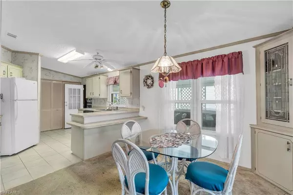 150 Seven Seas WAY #150, Naples, FL 34104