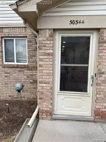 30344 WEDGEWOOD Circle, Roseville, MI 48066