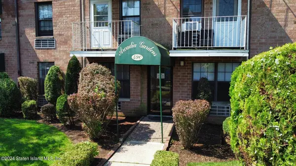 490 Clove RD #1e, Staten Island, NY 10310