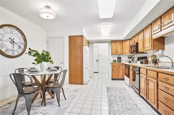 8968 Inverrary DR SE, Warren, OH 44484