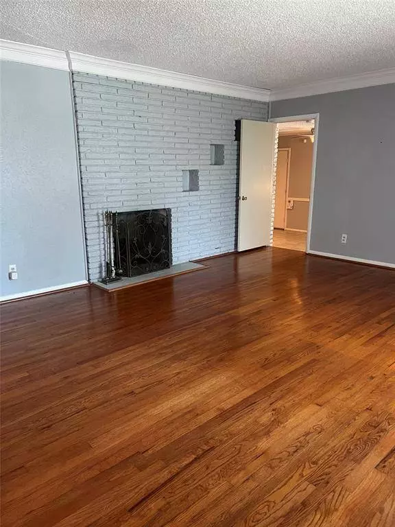 2420 Hillview Drive, Fort Worth, TX 76119