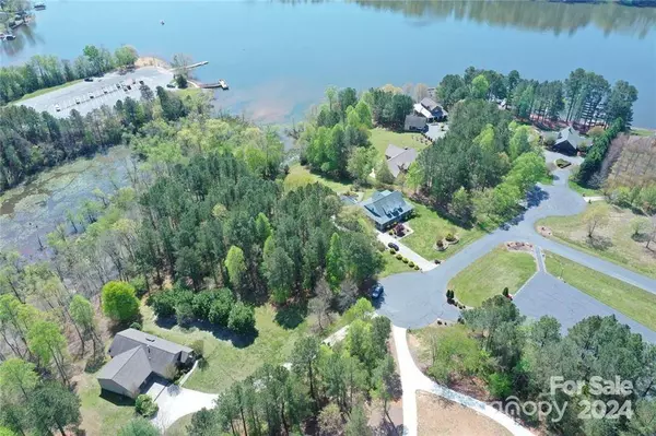 181 Greens RD, Granite Falls, NC 28630