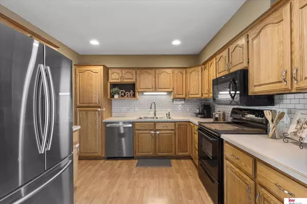 780 N 4th Street, Springfield, NE 68059