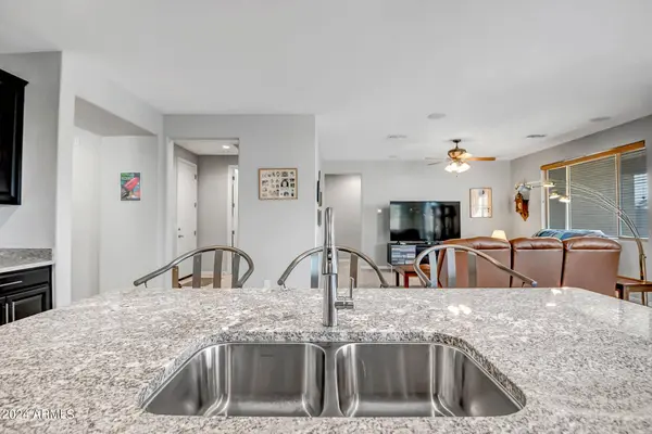 16087 W DESERT HILLS Drive, Surprise, AZ 85379