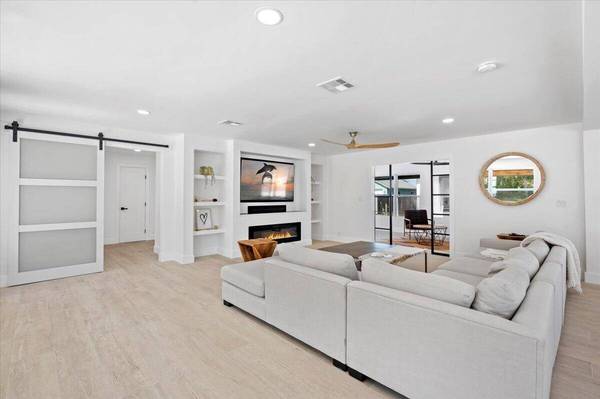 12994 SE Papaya ST, Hobe Sound, FL 33455