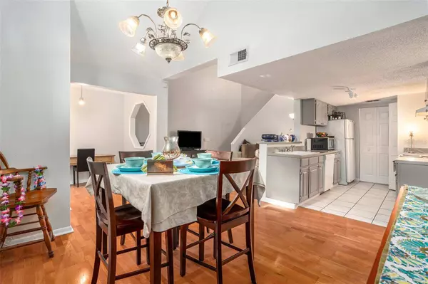 12287 ARMENIA GABLES CIR, Tampa, FL 33612