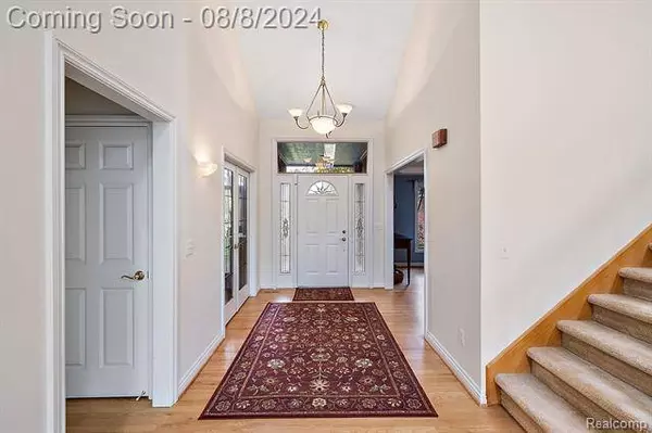 160 SEQUOIA Lane, Leonard, MI 48367