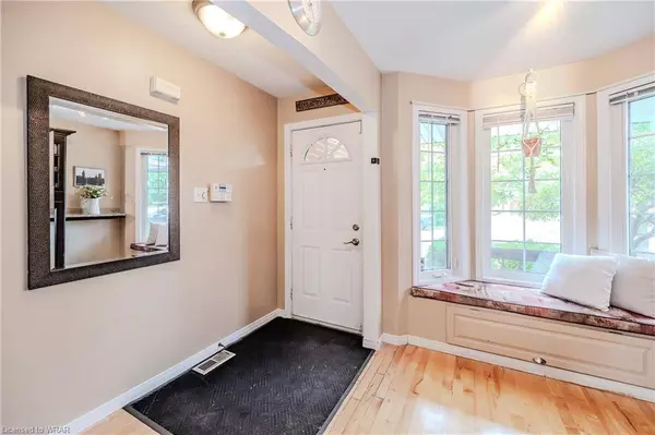 620 Millcroft Place, Waterloo, ON N2T 2M2