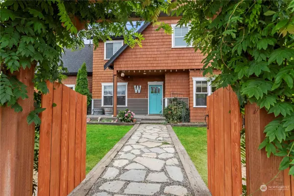 516 Gove ST, Steilacoom, WA 98388