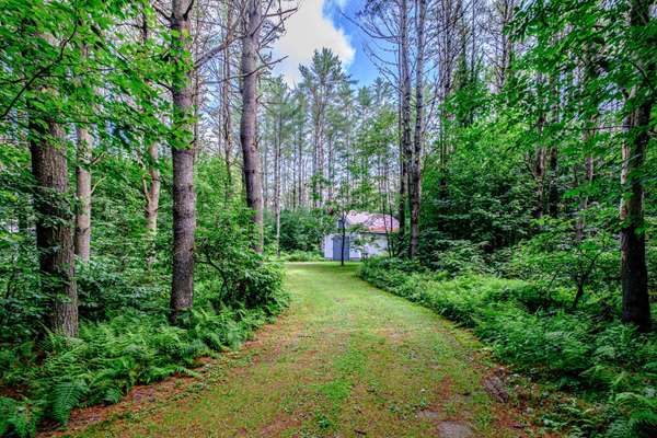 38 Androscoggin RD, Bethel, ME 04217