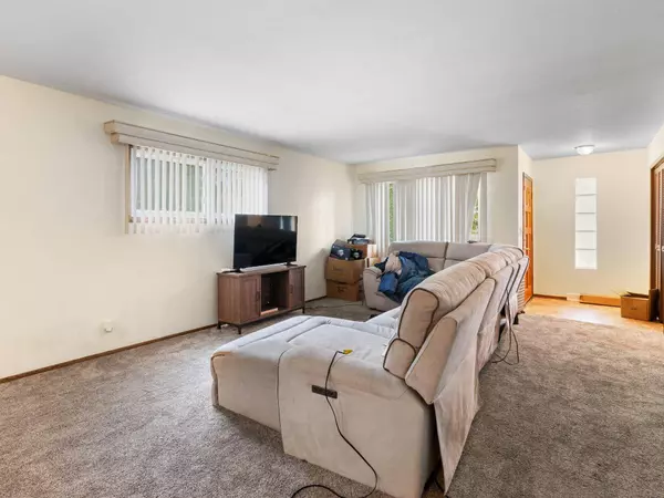 11050 W Maple Ln Unit 11052, Milwaukee, WI 53225