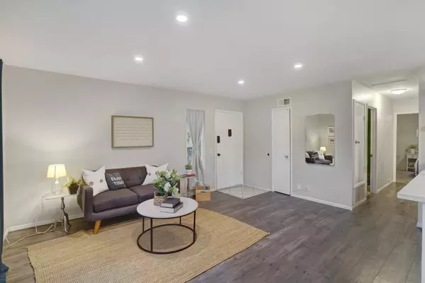 6813 Panamint Row #2, San Diego, CA 92139