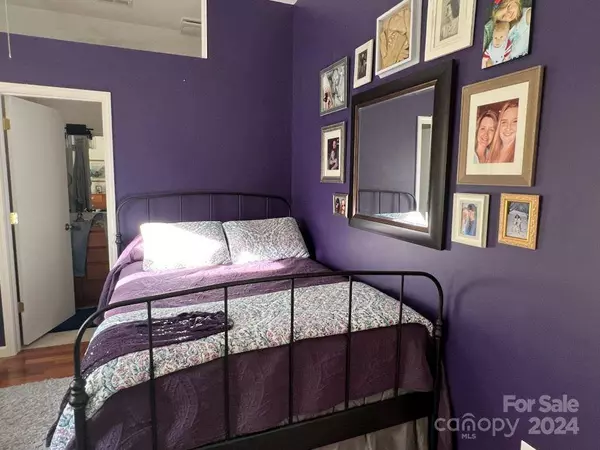 181 Greens RD, Granite Falls, NC 28630