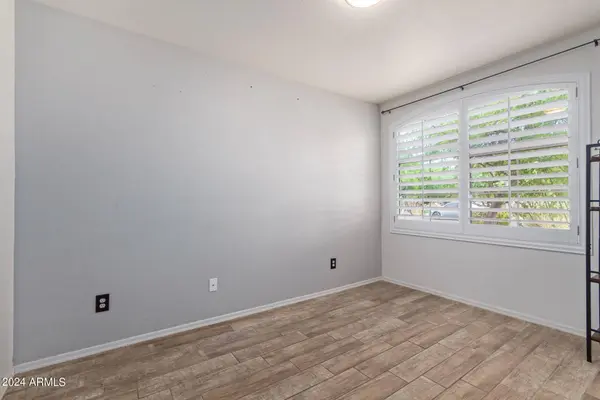 910 W GROVE Street, Phoenix, AZ 85041