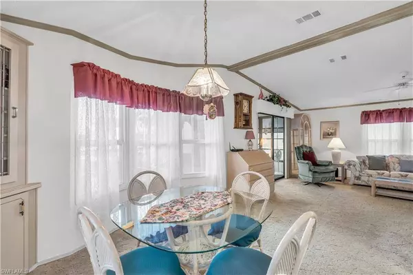 150 Seven Seas WAY #150, Naples, FL 34104