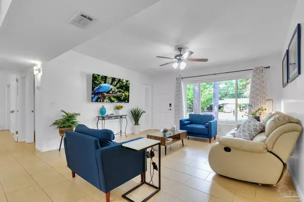 5900 Audubon Dr, Pensacola, FL 32504