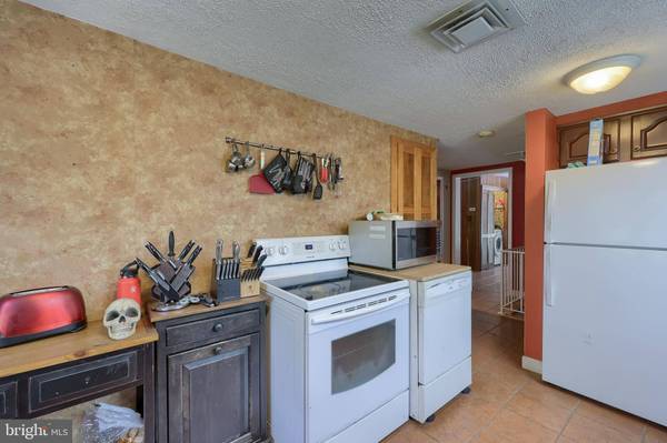 1861 RIDGEWOOD RD, York, PA 17406