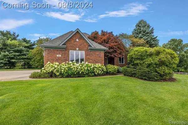 160 SEQUOIA Lane, Leonard, MI 48367