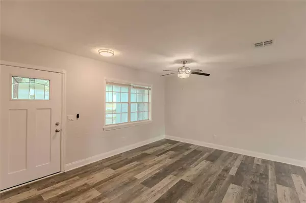 106 E VIRGINIA LN, Clearwater, FL 33759