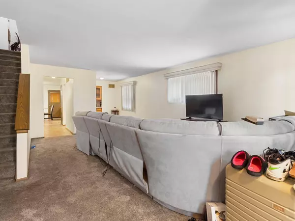 11050 W Maple Ln Unit 11052, Milwaukee, WI 53225