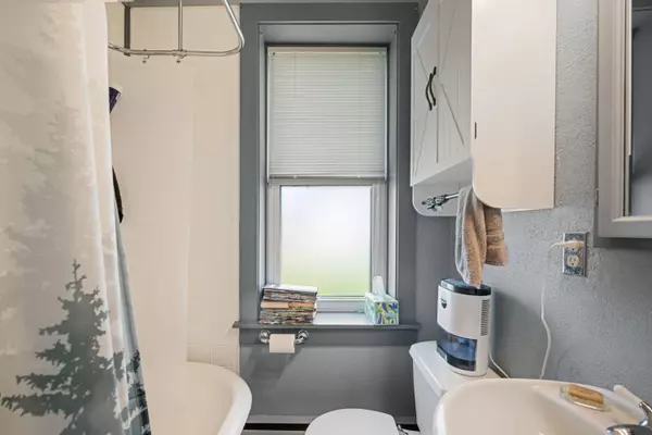 1126 Fond Du Lac Ave, Kewaskum, WI 53040