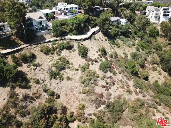 2072 N Lewis TER, Los Angeles, CA 90046