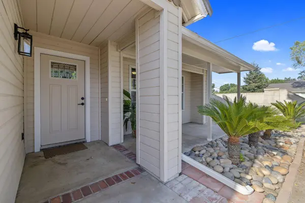 803 S Pinkham Street, Visalia, CA 93292