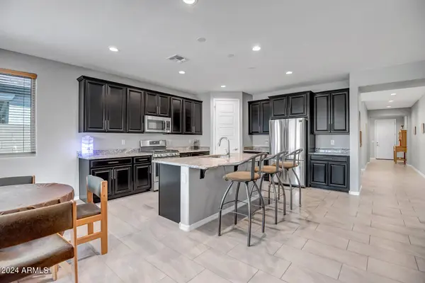 16087 W DESERT HILLS Drive, Surprise, AZ 85379