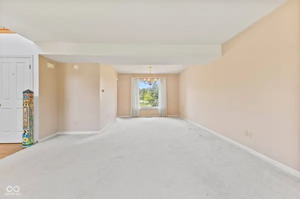 8265 Courtney DR, Fishers, IN 46038