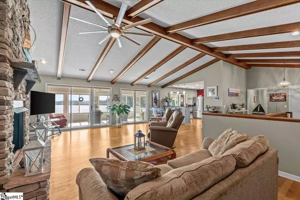 1710 Keowee Lakeshore Drive, Seneca, SC 29672