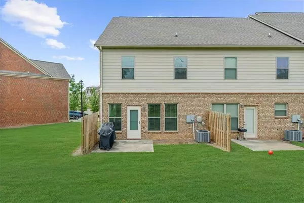 10615 Naramore LN, Johns Creek, GA 30022