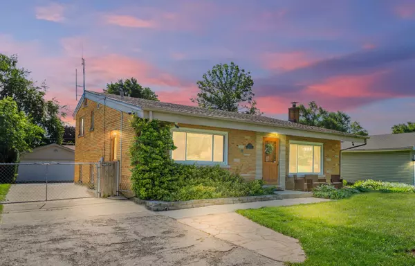 1N729 N Forest AVE, Glen Ellyn, IL 60137