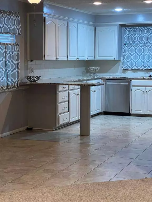 2420 Hillview Drive, Fort Worth, TX 76119